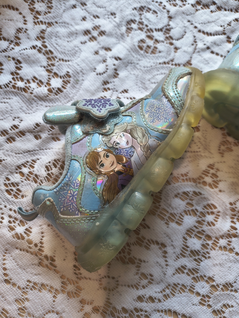 Light up Disney Frozen Elsa holographic blue sneakers size 8 toddler - Picture 8 of 10